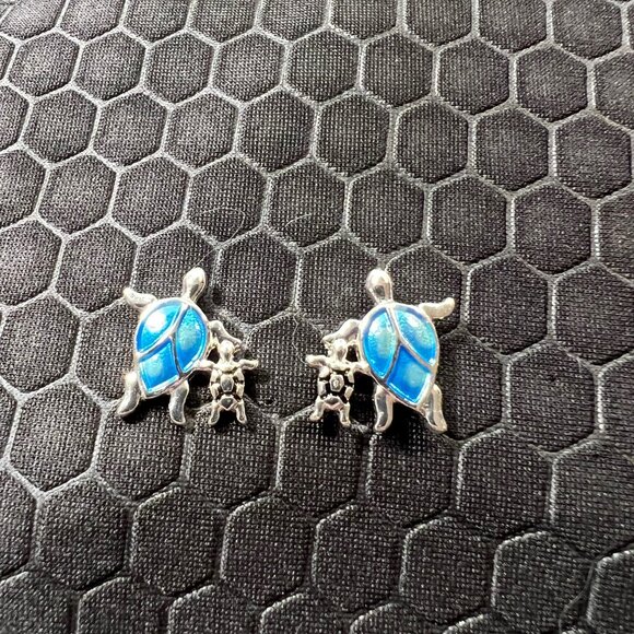 Turtle Earrings Studs with Baby Blue 18K White Gold Plated - Picture 1 of 1